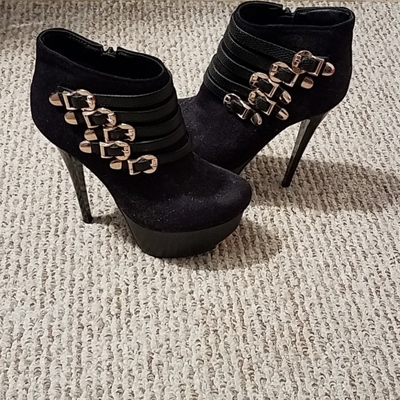 Heels - Picture 1 of 3